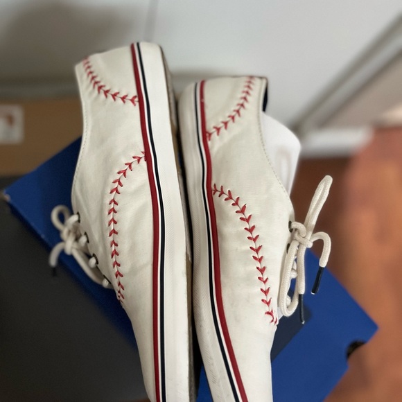 Keds Ch Pennant off White Sneakers with Red Accents - Picture 3 of 4